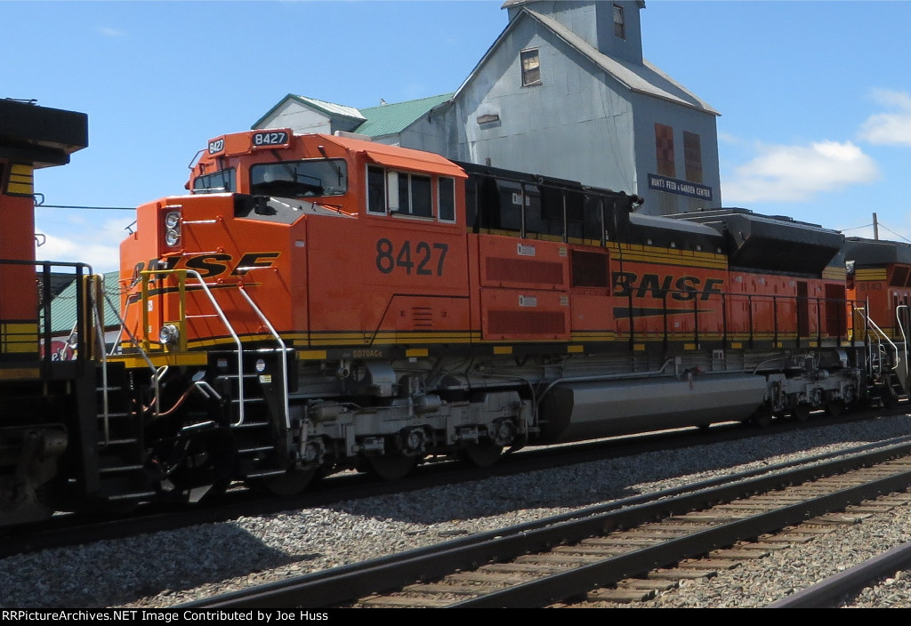 BNSF 8427